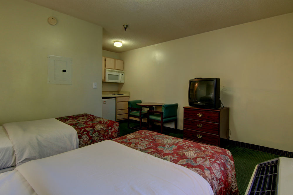 Intown Suites Extended Stay Raleigh Nc - Capital Blvd 外观 照片