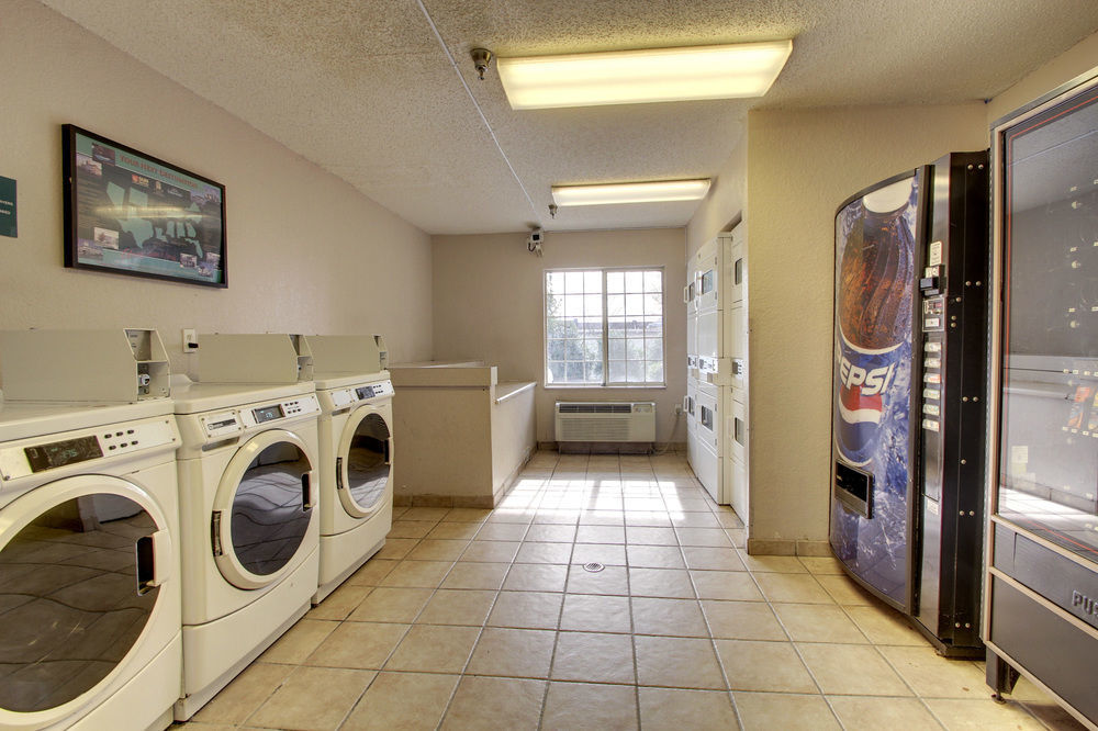 Intown Suites Extended Stay Raleigh Nc - Capital Blvd 外观 照片