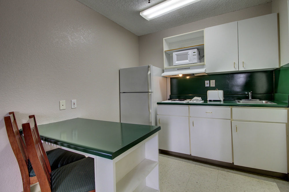 Intown Suites Extended Stay Raleigh Nc - Capital Blvd 外观 照片